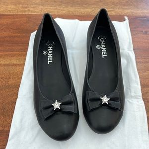 CHANEL Black Leather dressy flats with leather bow & star size 40.5/10.5